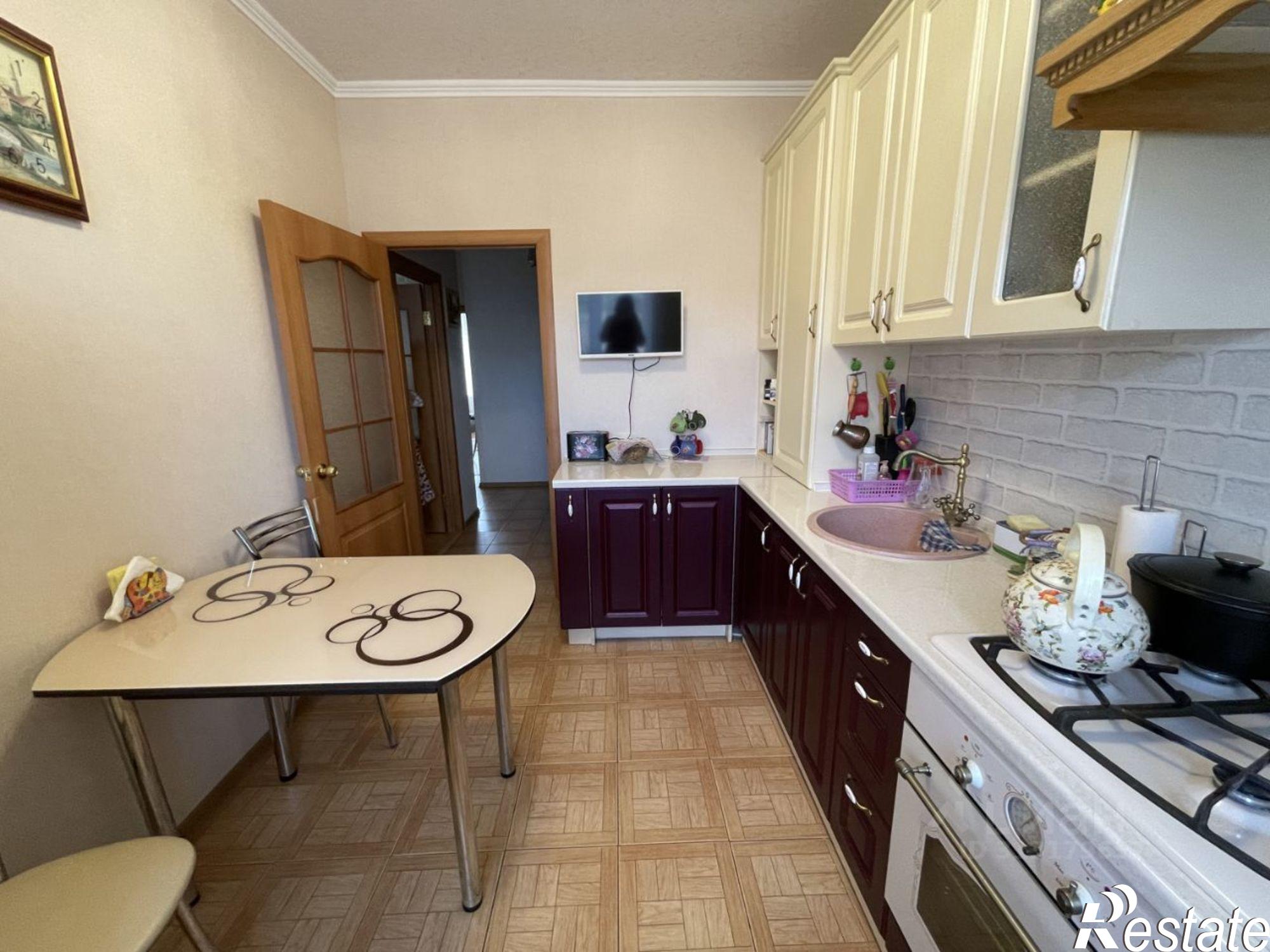 Купить квартиру за 7 700 000 рублей на ул Кардовского, 32