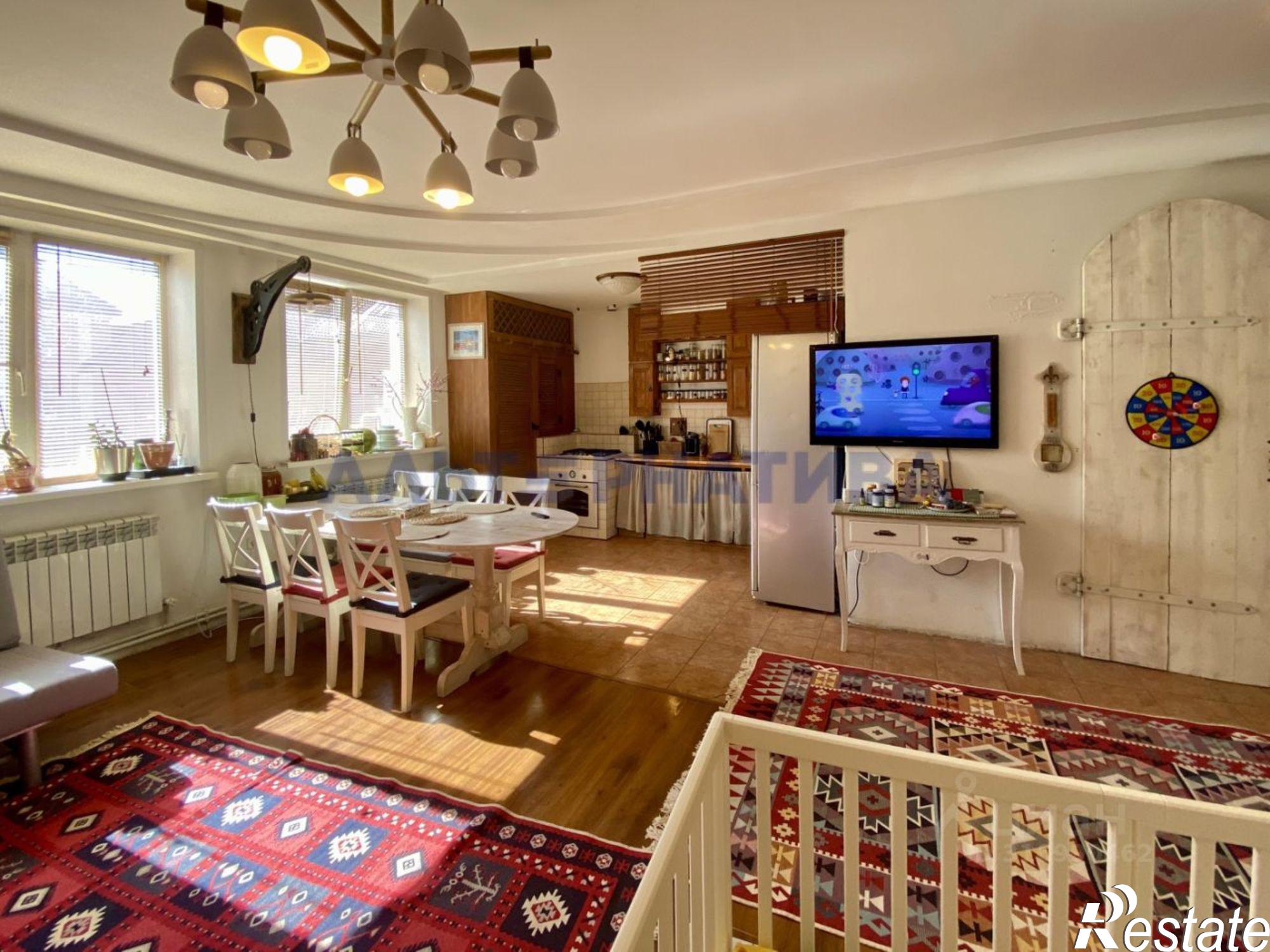 Купить квартиру за 13 500 000 рублей на Оптимистов пер, 11