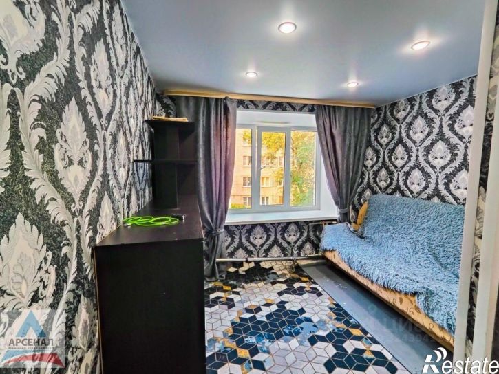 Комната ул 50 лет Комсомола, 20,  д. 20